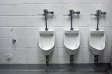 Trois Toilettes