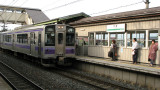 Southbound local train at Hiraizumi Station