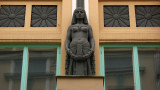 Oriental bust on Pikk 18 building