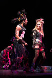 Szene Crazy Little Things Called Love mit Ozzy (Rahel Fischer) und Britt (Joshua Denning)