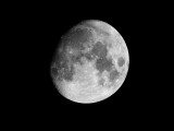 2004092507_Moon-0.080hi-L-adj.JPG