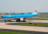 KLM - Royal Dutch Airlines Airbus A330-203 (PH-AOH)