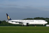 SINGAPORE AIRLINES BOEING 777 300 SIN RF IMG_7845 .jpg