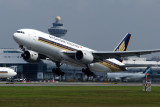 SINGAPORE AIRLINES BOEING 777 200 SIN RF IMG_2512.jpg