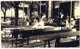 Cafe Larrousse vers 1935