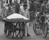 Garlic cart, Spice Market...Old Delhi