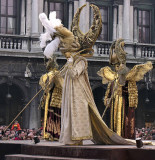 05 Parade 88003128.jpg