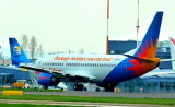Jet 2 G-GDFB Boeing 757 @ East Midlands 01.05.2013 (3).JPG