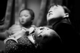 Migrant mother on the Shanghai-Heifei Train, 2003