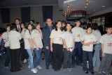 Nhung em hoc sinh cua truong Hong Duc