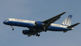 UA 757 in the new color  approaching JFK 31R, Dec. 2006