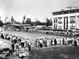 1949 - Crowds waiting to see Pan Americans Boeing 377-10-26 Stratocruiser N1023V Clipper America at Miami