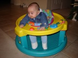 聚聚玩 Exersaucer