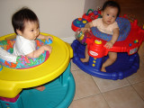 玩 exersaucer