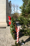 Holiday Wreath & Tree at the Arch