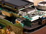 Note under the white panel on the circuit board
is the connector for the ribbon cable from the
Mode/Switch Knob.