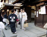 more ladies in kimono