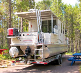 zP1010131 Boat camping at SanSuzEd RV park.jpg