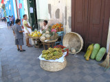 back in Granada, shopping for fruit is easy.....