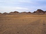 053 Hurtling across the Sahara in Toyota 4x4s, Taureg drivers! 1.JPG