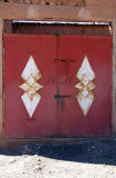 030 Ait Benhaddou - Red metal door.JPG