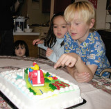 Inspecting Emilias birthday cake (Note Emilia)