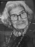  Isabelle Arcasa ( Live 104 years From 1889 To 1992)