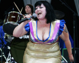 Hannah Billie and Beth Ditto of The Gossip