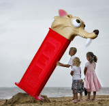 Giant-Pez.jpg
