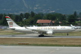 Etihad   Airbus A330-200  A6-EYB