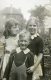 Eva-mae Tyers, Marian McDonald (Kay) & Weldon(?) - c. 1941