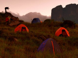 Sunrise in the camp / Amanecer en el campamento