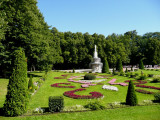 Garden & Roman Fountain