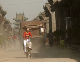 Eating dust, Pingayo, China, 2007
