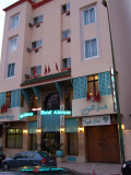 a tourist hotel next to la gare de Meknes; a group of tourists got off their coach here