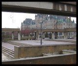 Les marches de la place...