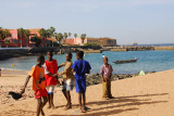 Kids near the harbor, le de Gore