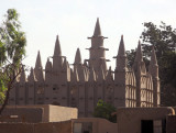 Ornate sahel style mosque downstream of Mopti