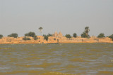 Substantial riverside village, Mali