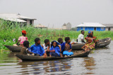 Boatload of kids, Ganvi, Lac Nakou, Bnin