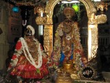 Sri Kamalavalli Nachiyar-Sri Namperumal vYaya Serthi.jpg