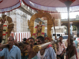 Yethi Rasar in front of mAmunikaL sannidhi.jpg