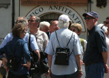 The usual gathering and waiting of tourist groups