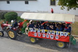 gefolgt von