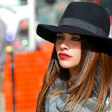 Black hat,Red lips,Blue eyes