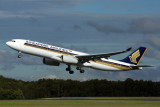 SINGAPORE AIRLINES AIRBUS A330 300 BNE RF 5K5A9765.jpg