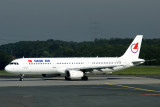 ONUR AIR AIRBUS A321 DUS RF IMG_2235.jpg