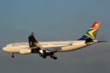 SOUTH AFRICAN AIRBUS A330 200 JNB RF 5K5A2638.jpg