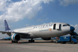 VIETNAM AIRLINES AIRBUS A330 200 HAN RF IMG_0312.jpg