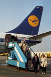 LUFTHANSA BOEING 737 200 MUC RF 200 9.jpg